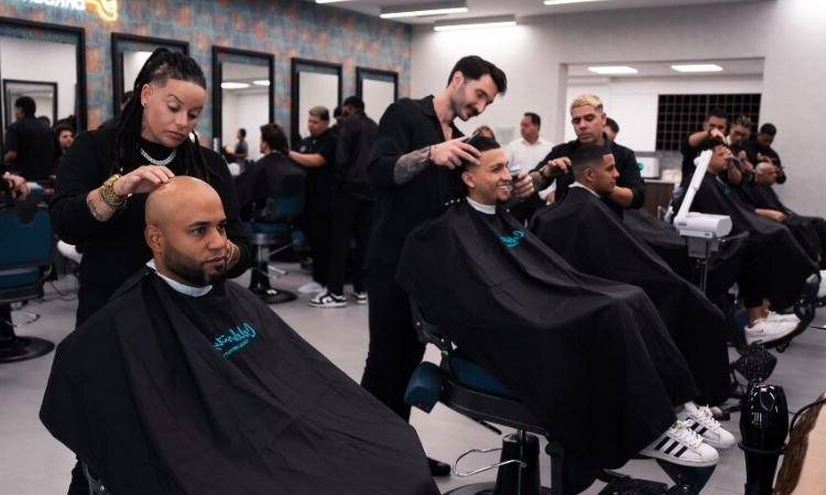 Pros and Cons of Being a Barber
